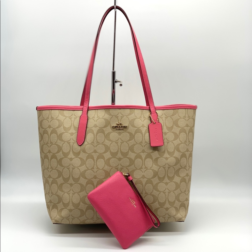 Coach City Tote And Wristlet Set